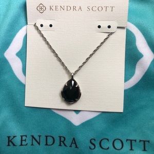 Kendra Scott Kiri necklace in black